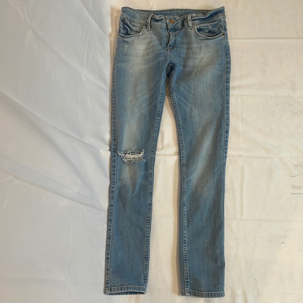 Low rise skinny jeans